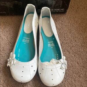 ANDREA FENZI White Flats with Floral Embellishment